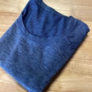 LULULEMON Metal Vent‎ Tech Shirt Men's M Heathered Blue Short Sleeve EUC